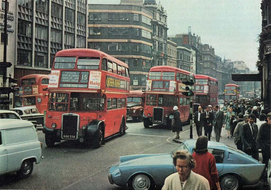 The-Mystery-Car-blue-pedestrians-Oxford-Street-Forte-Vision-bespoke-car-red-London-buses